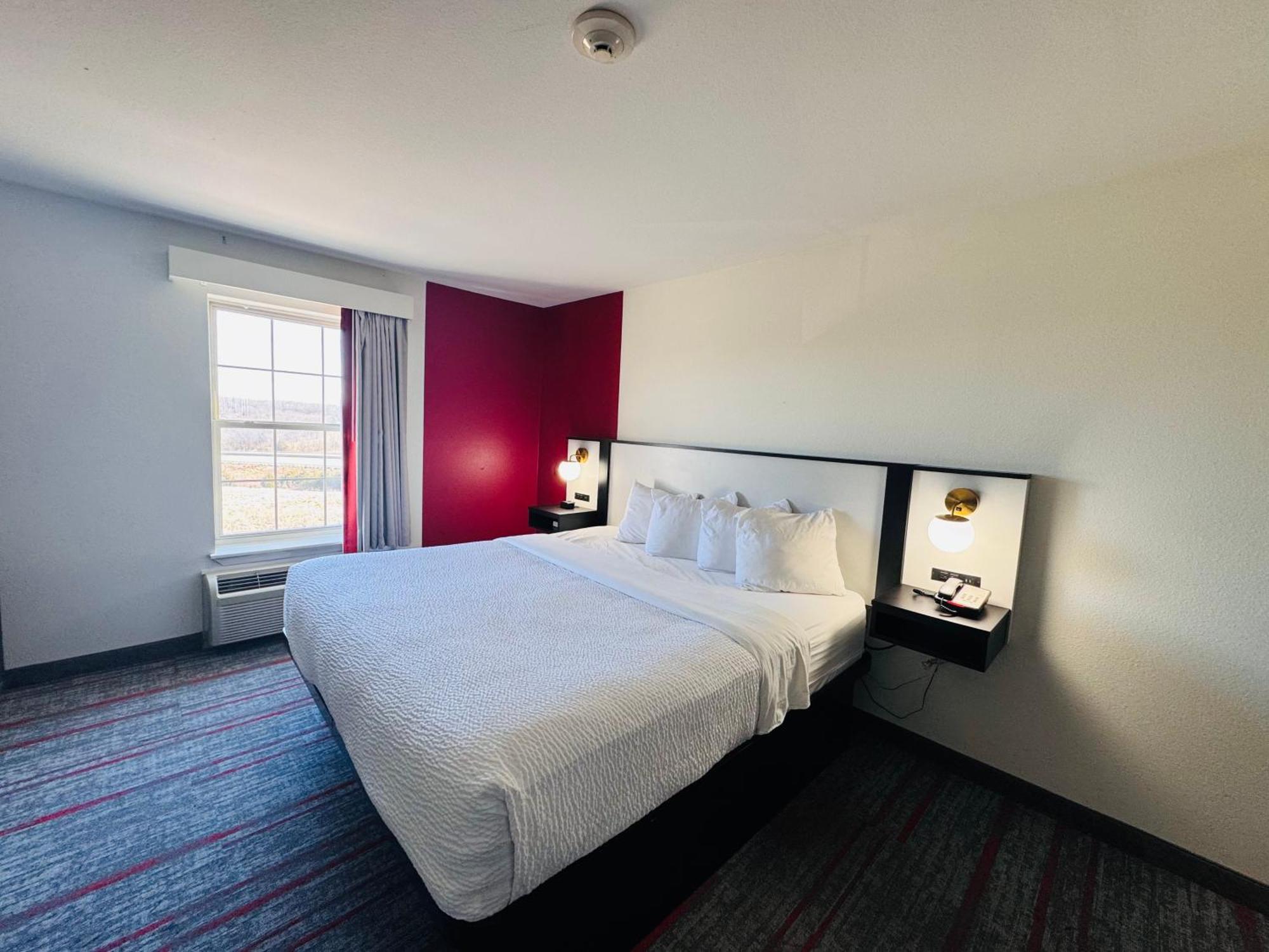 Ramada By Wyndham Sparta/At Speedway Exterior foto